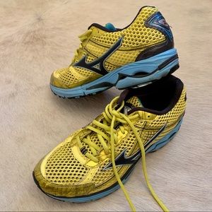 Mizuno running shoes